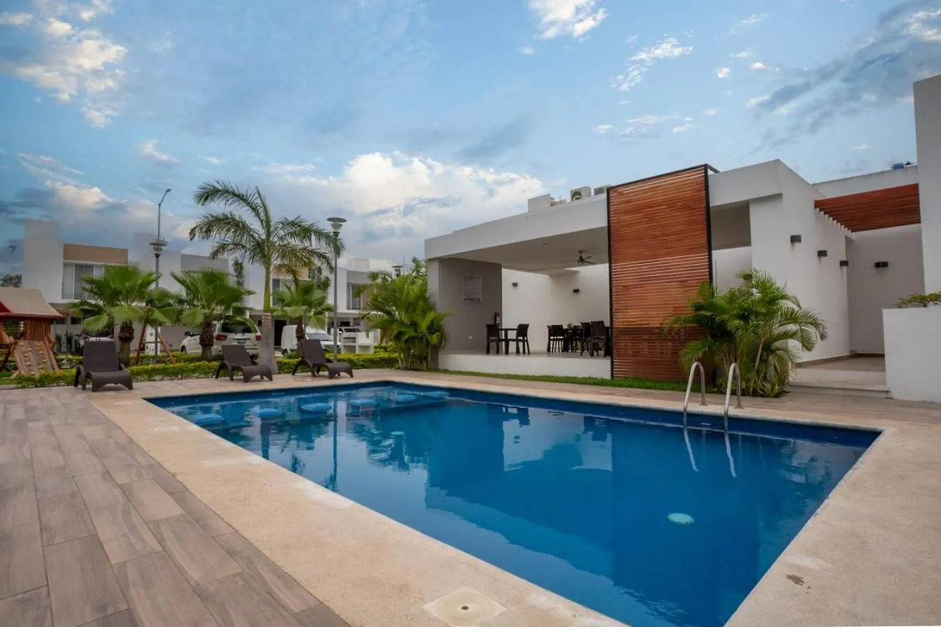 3Br House W/ Pool, Security & Excellent Location! Villa Cancun Holiday home