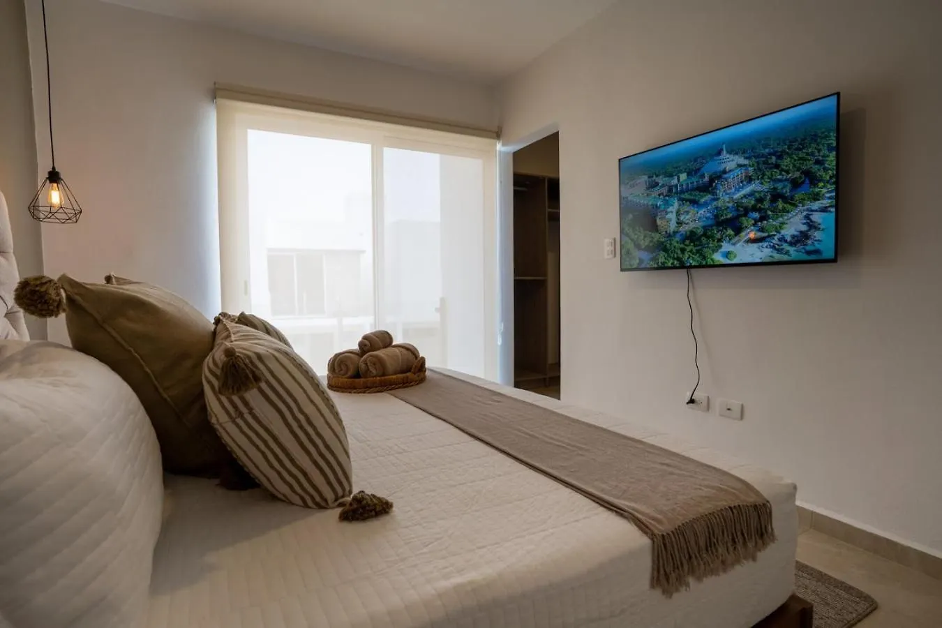 3Br House W/ Pool, Security & Excellent Location! Villa Cancun